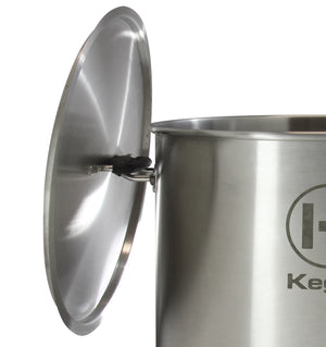 kettle lid hanging on pot edge